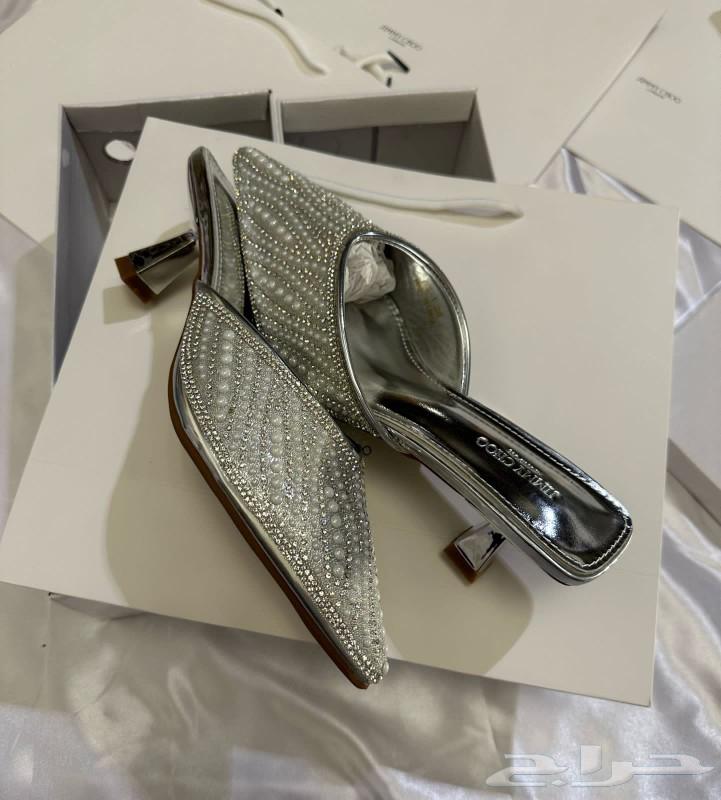 Jimi Show's heel63157212163074112
