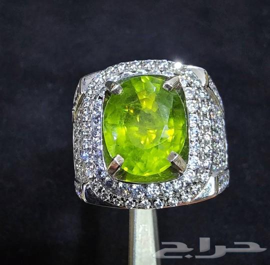 Luxurious natural Tsavorite ring63155754703233114