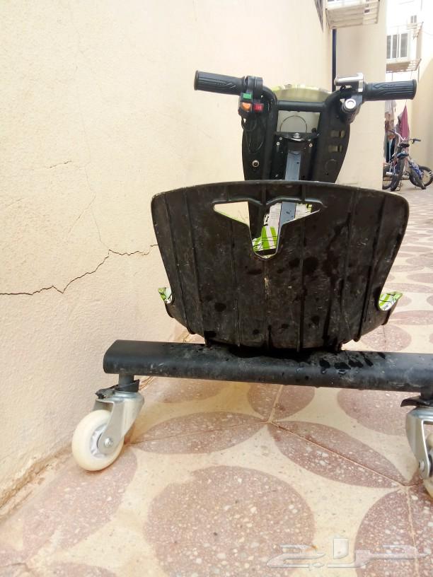Hello and peace be upon you, and God's mercy and blessings, in a clean scooter with two keys63153445250179113