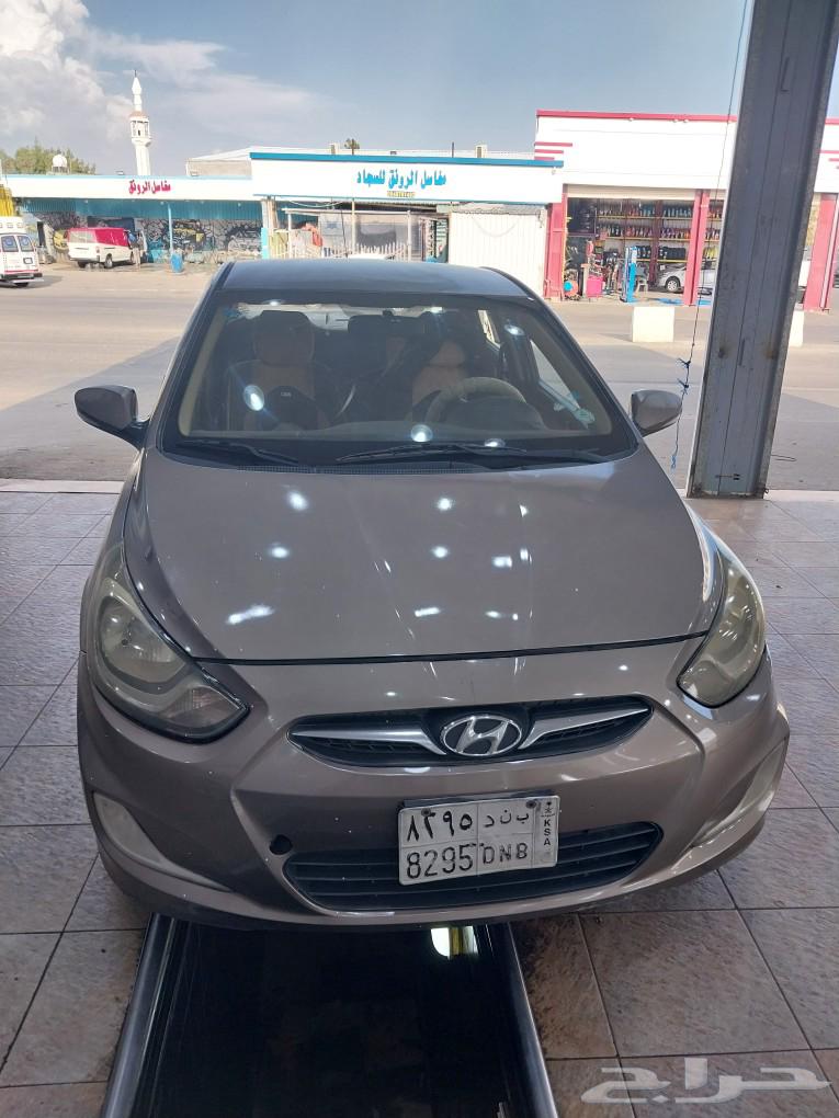 Accent model 2013, manual transmission, very clean, hood like a queen.632268074332181116