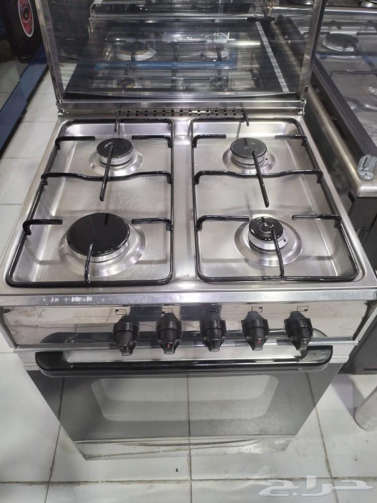Used clean 4-burner stove63149771781761111