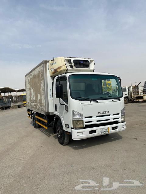 Isuzu refrigerated freezer truck model 201663220354334849111