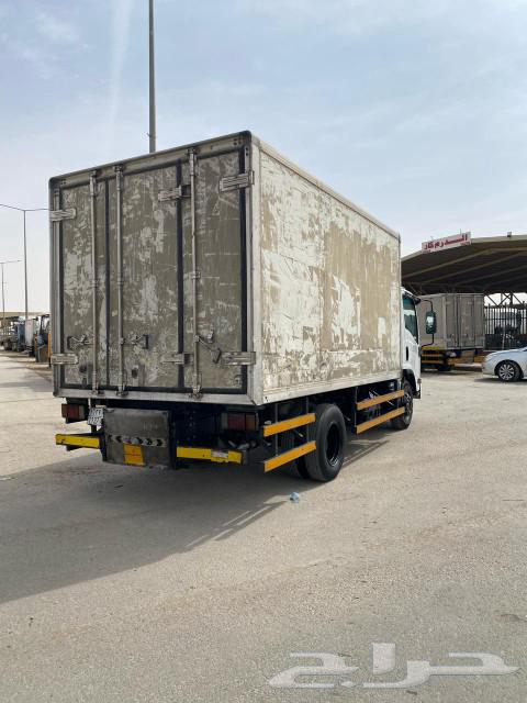Isuzu refrigerated freezer truck model 201663220354334849114