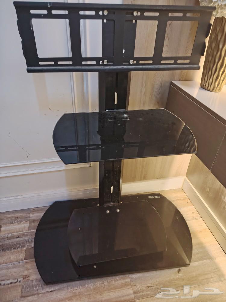 Table with screen, its only flaw is the broken right leg63220376726147112