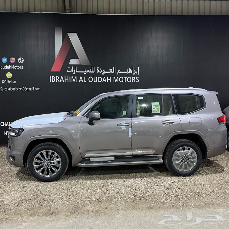 تويوتا لاندكروزر GXR 4 بنزين 202563218828037250112
