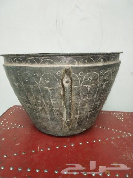 A traditional Najdi copper red engraved bowl63146020466946111