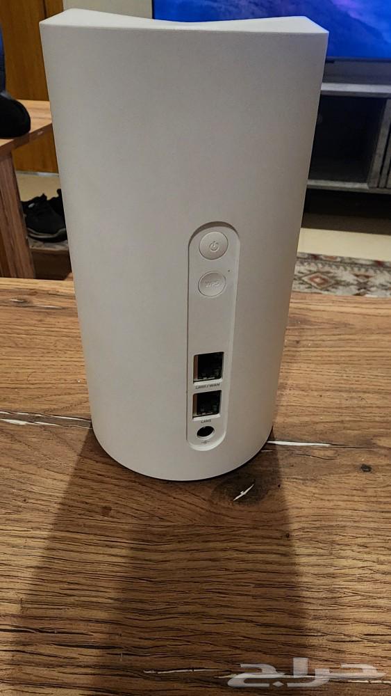 Very clean OPPO 5G CPE T2 router63145072977025111