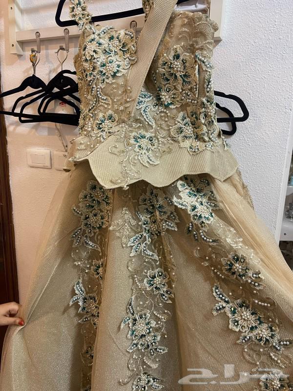 A queen's dress and a bride's sister's dress63144625460609111