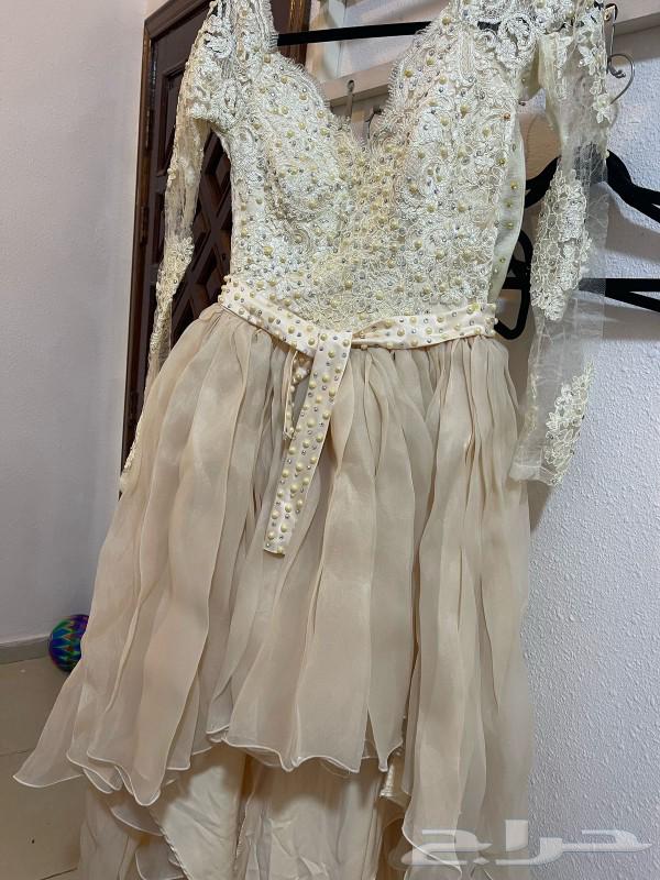 A queen's dress and a bride's sister's dress63144625460609112