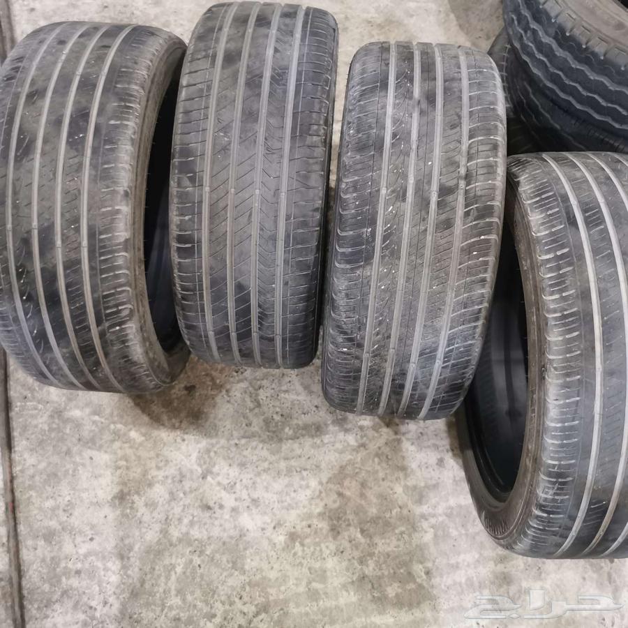 Kumho tires 245 45 1763209367930626114