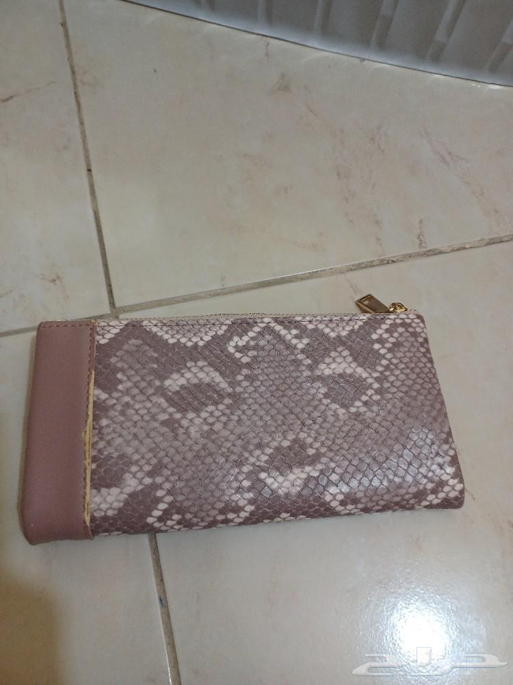 محفظة نسائية631428145665301128
