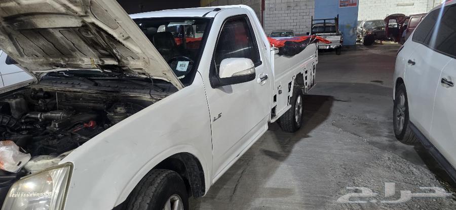 Isuzu 2011 model pickup truck, clean, for sale63201194994177113