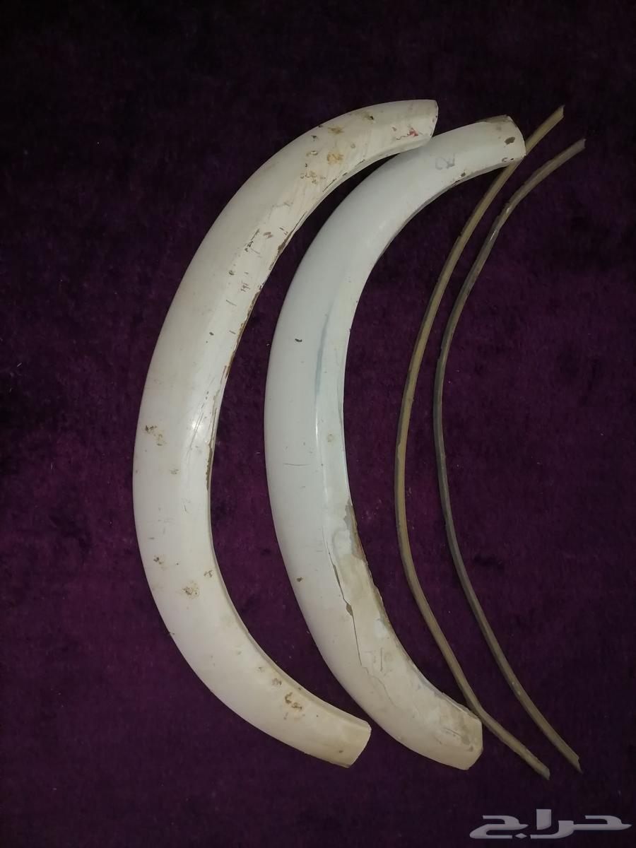 Front outer right and left flaps with their brackets, not without grease.63204904284673113