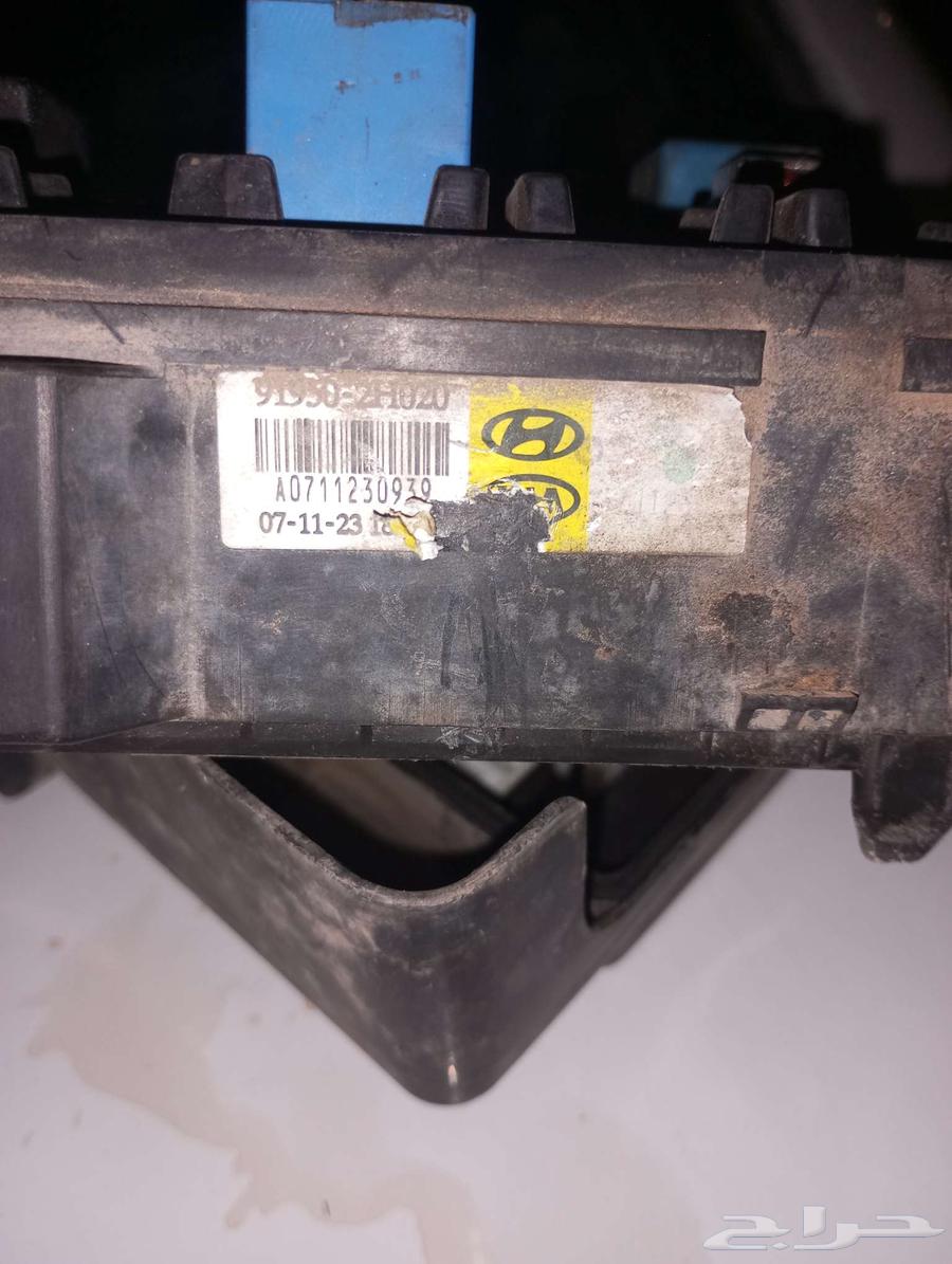 Gasoline pump and fuse box for Hyundai Elantra model 2007-201063205921734147112
