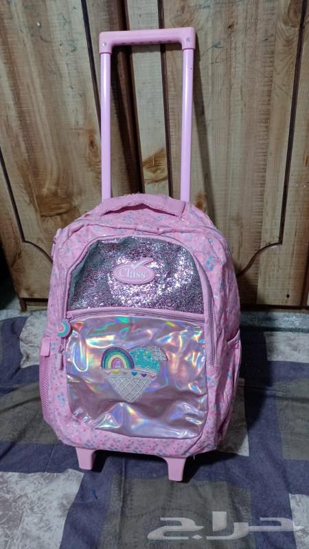 A school bag in good condition for only 10 riyals63138961653123113
