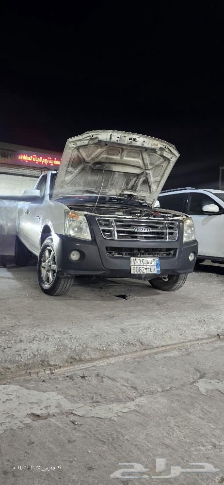 Isuzu 2011 model pickup truck, clean, for sale632011949941771125