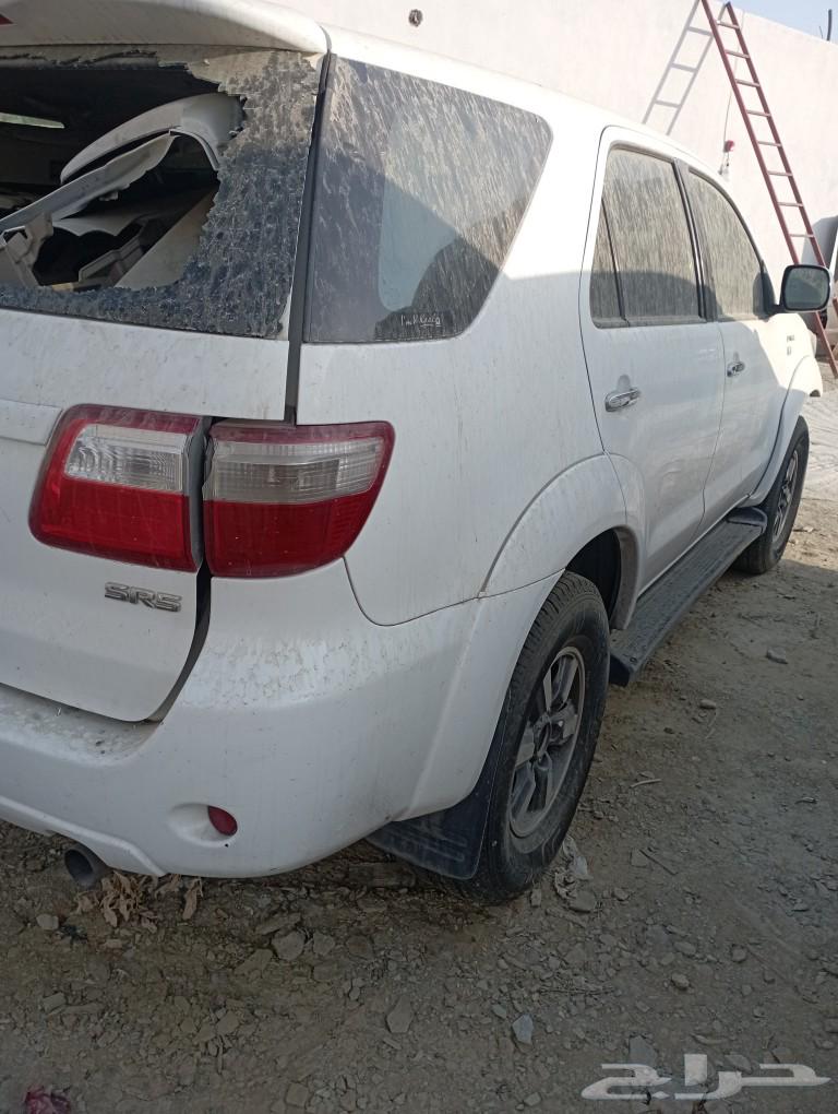 Dismantling a 2012 Fortuner in Maheel, Asir63204925606785113