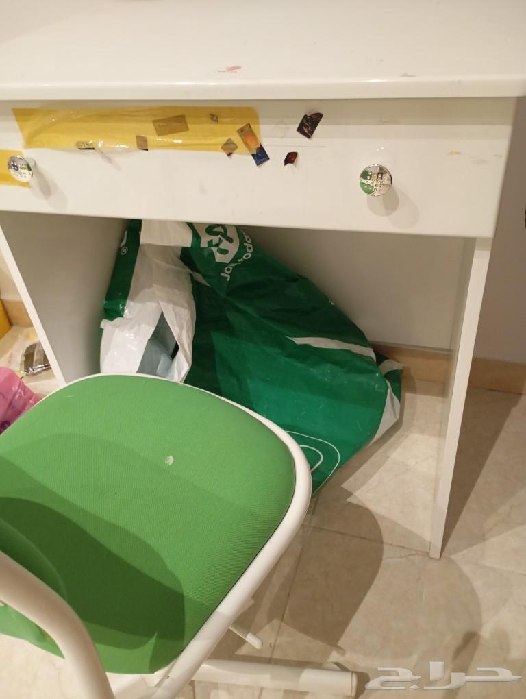 Wooden desk for children with chair63138038433923111