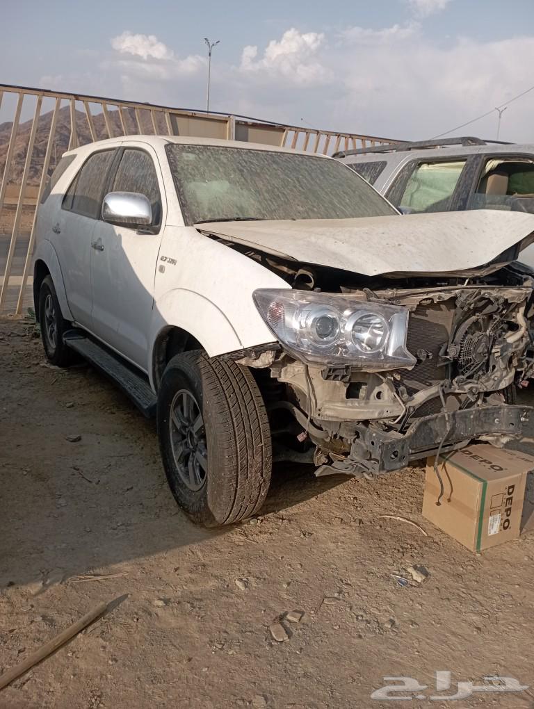 Dismantling a 2012 Fortuner in Maheel, Asir63204925606785111
