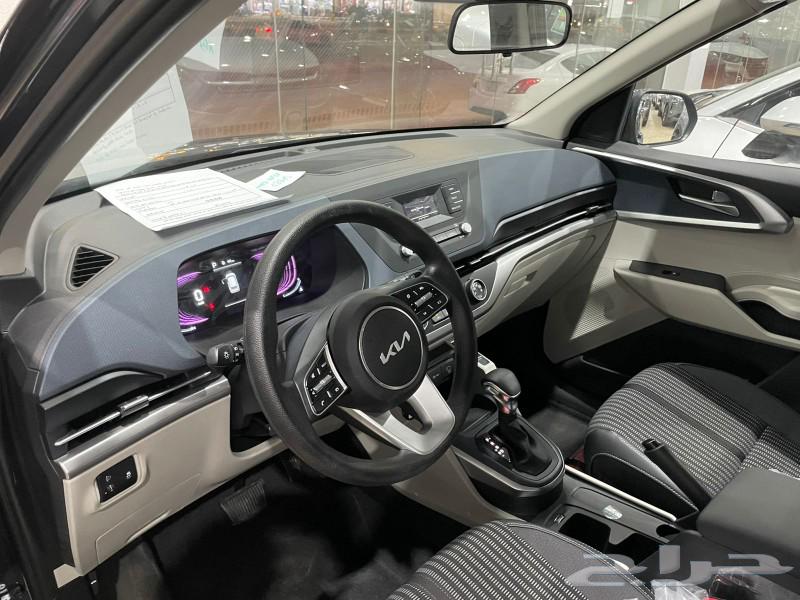 Kia Carens GL Standard 2025 at a special price63204338967041111