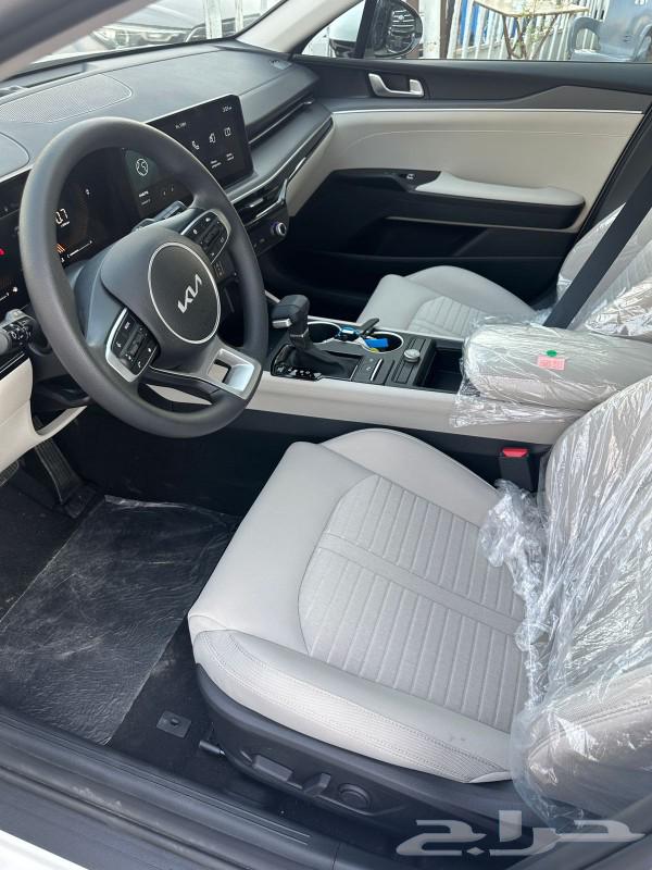 Kia K5 Standard 2025, upgraded, imported by Al-Ahliya, cash discounts63198171781378114