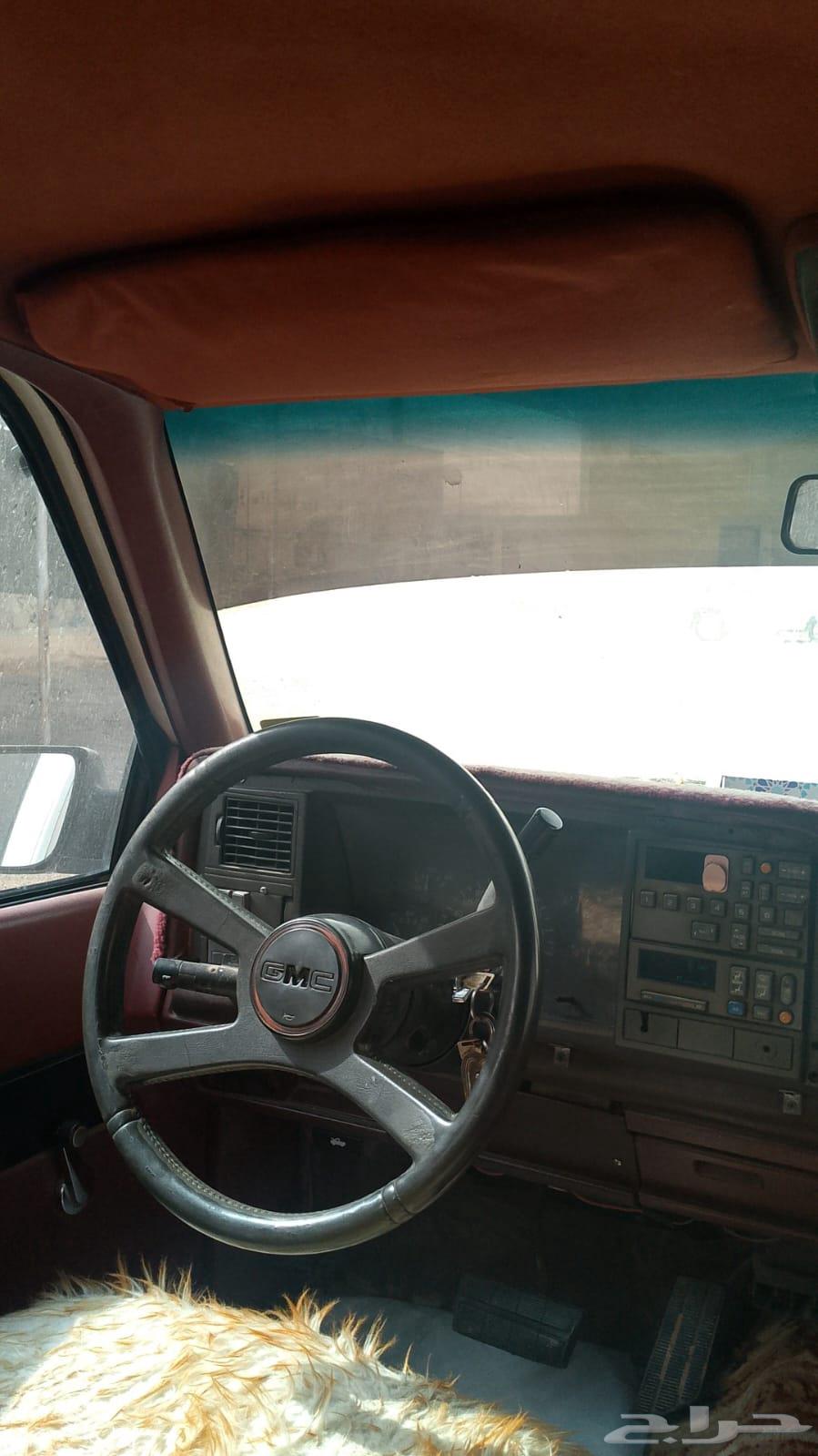 We present to you a pristine white 92 royal GMS with a clean engine.63195685086465111