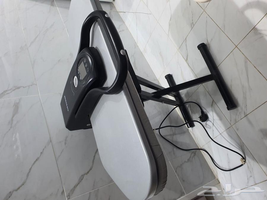 Large size excellent quality steam iron with ironing board in excellent condition631275562154251111