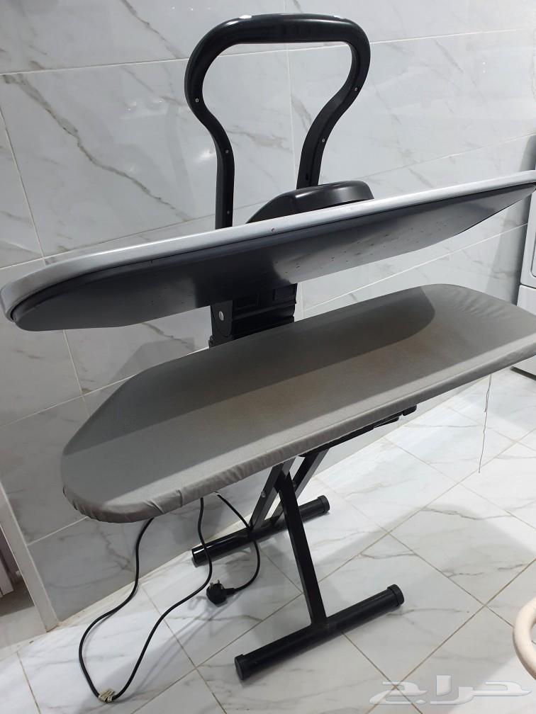 Large size excellent quality steam iron with ironing board in excellent condition63127556215425111