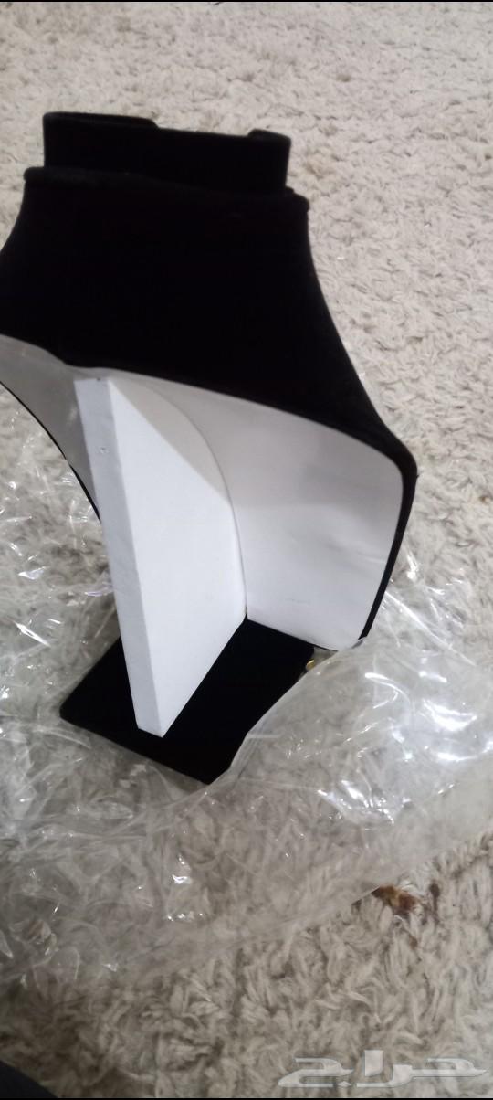حامل عقد مجوهرات من المخمل الأسود 6 حبات البييع لأعلى سوم63130284497155113