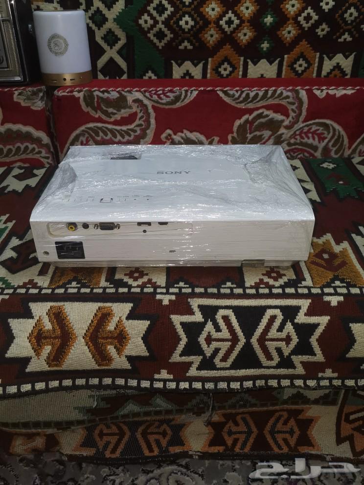 جهاز عرض سينمائي من شركة سوني63124852634371111