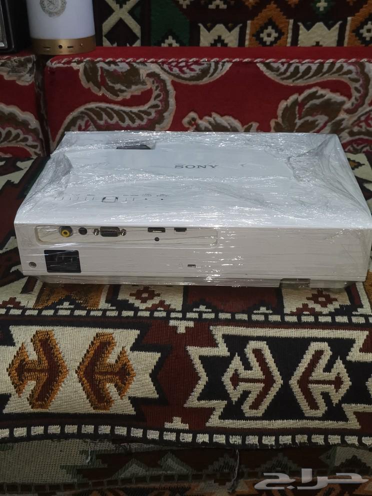 جهاز عرض سينمائي من شركة سوني63124852634371112