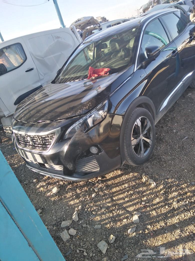 Peugeot 3008 working as a salvage, model 201863183290923394111
