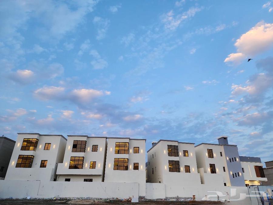 Villas for sale with street in front and gardens and a mosque at the back63010196038145111