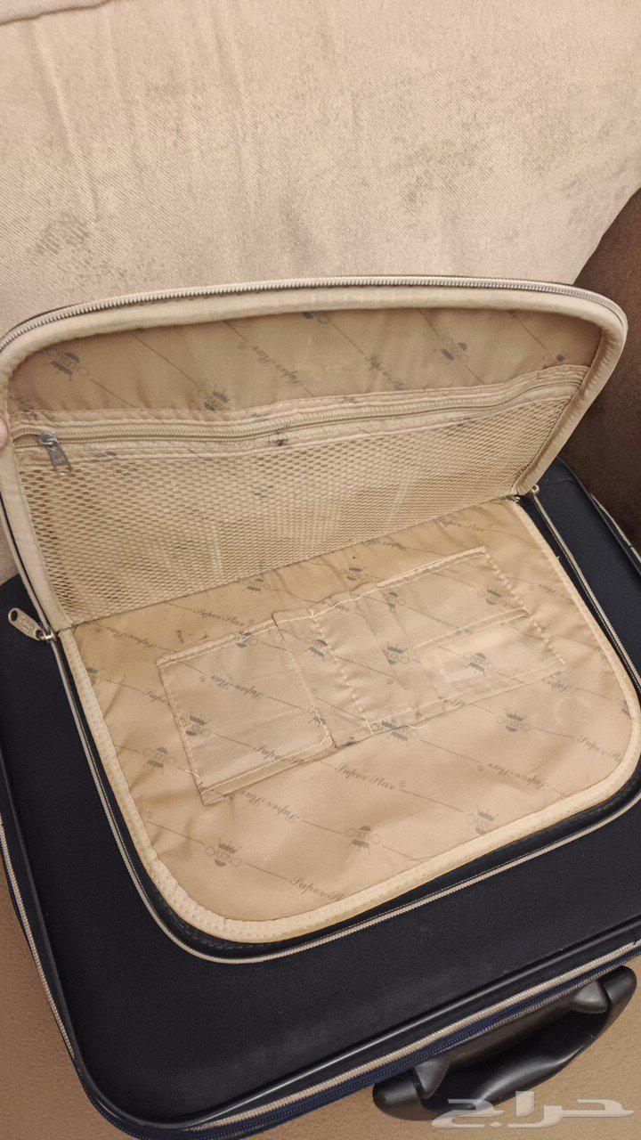 For sale: travel handbag and miscellaneous items in excellent condition63121914646018111