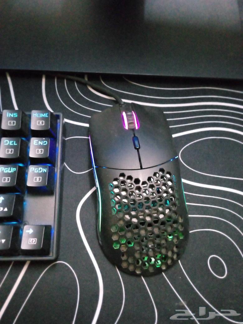 Gloris mouse model o Redragon keyboard63120822590083111