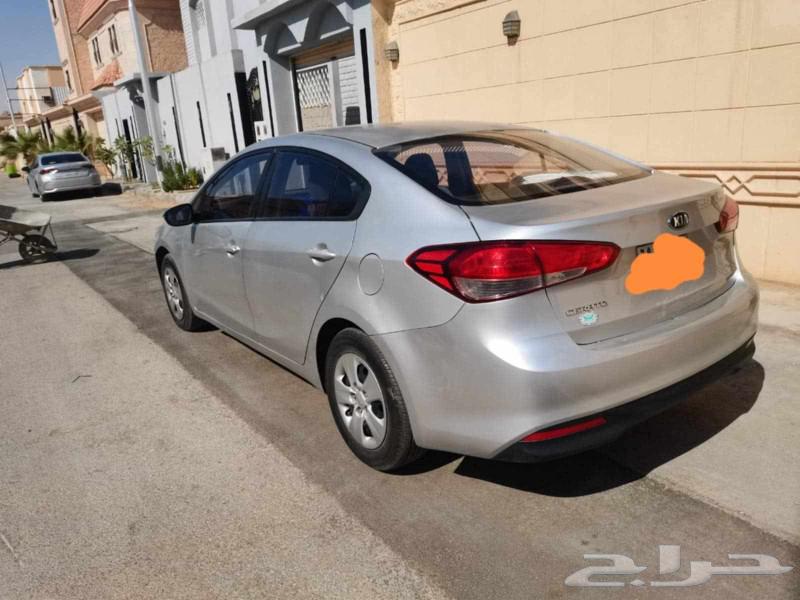 Kia Cerato 2017 with 319,000 km mileage, valid registration, and inspection.63178019030913113