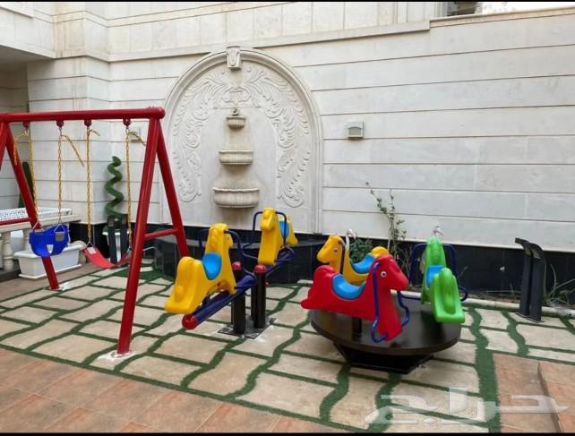 Trampoline jumps, slides, swings and water inflatable games63117045588737112