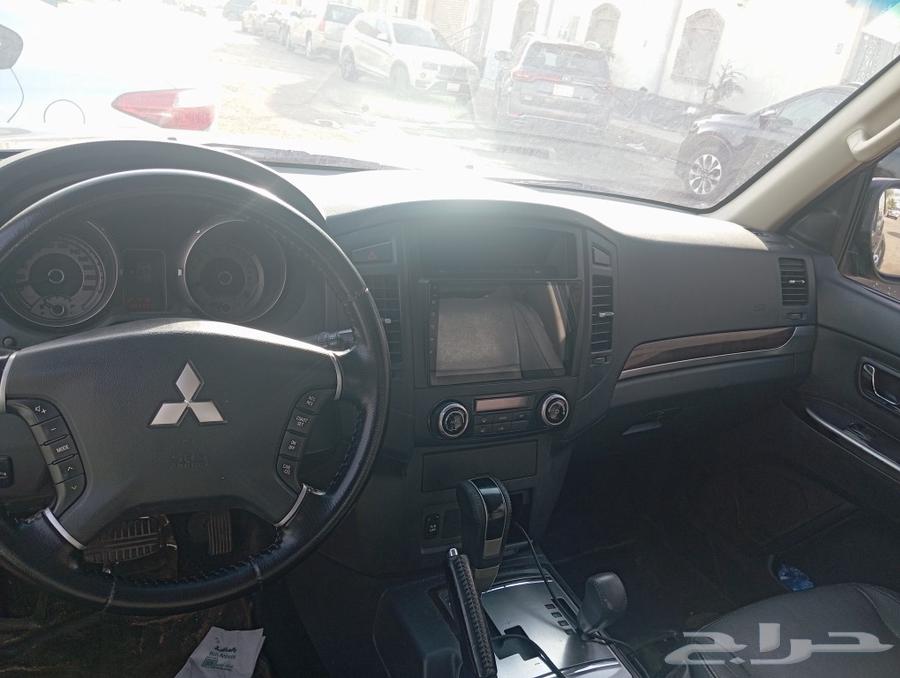 Pajero automatic, double 4-wheel drive, mileage 400,000. In the name of Allah, what Allah wills, it's impressive.63173539092993113