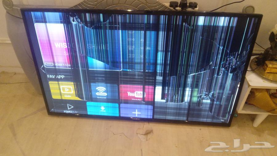 A smart TV but the screen is broken.63175036479745114