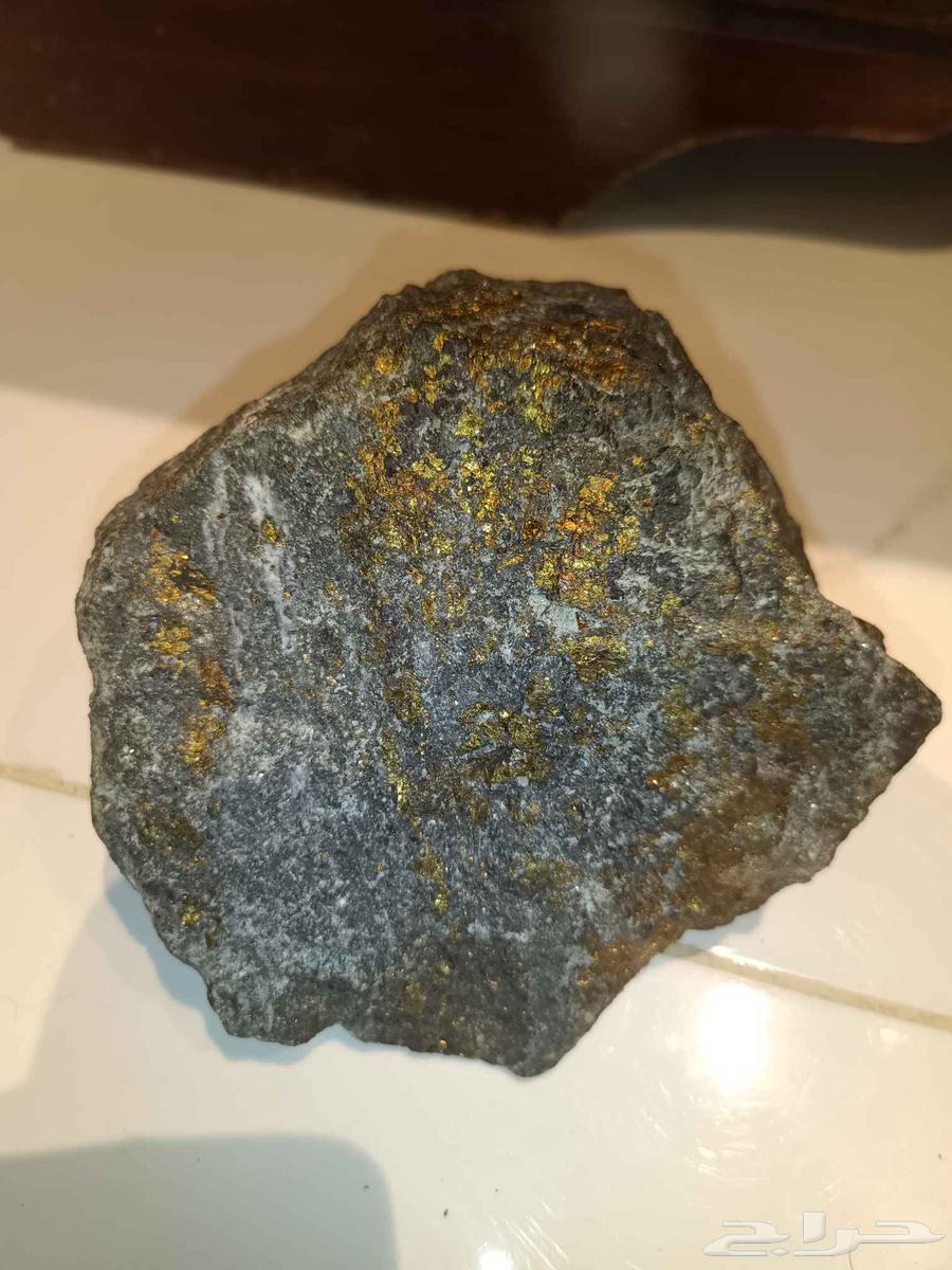 For sale, raw gold stone63172395537665111