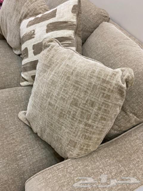 Clean and new Ashley sofa63174534073985111