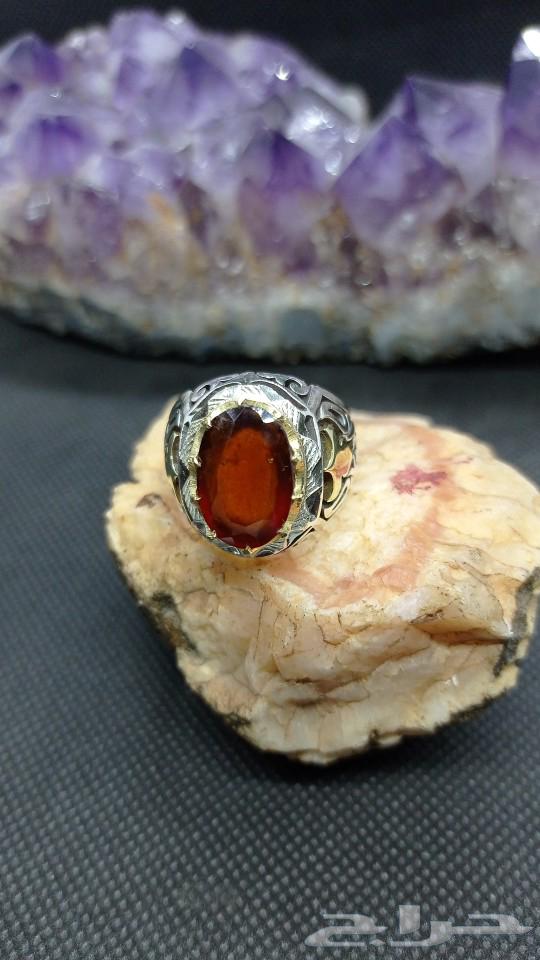 A royal-style garnet stone ring63213110717313111