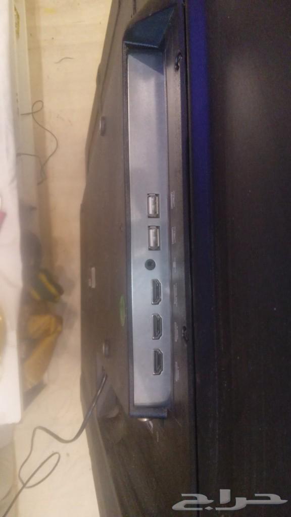 A smart TV but the screen is broken.63175036479745112