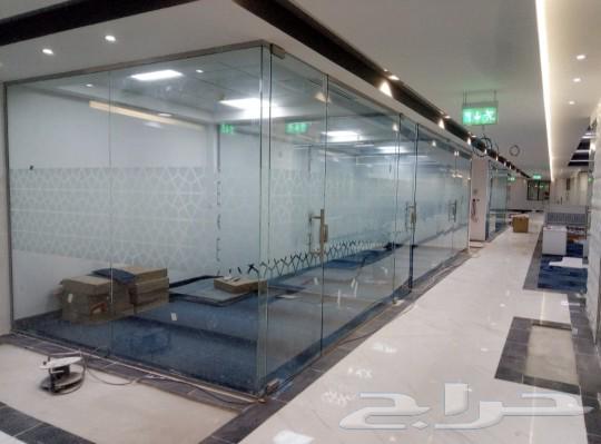 Glass technician for installation of glass facades, administrative offices and mirrors630222236305951110