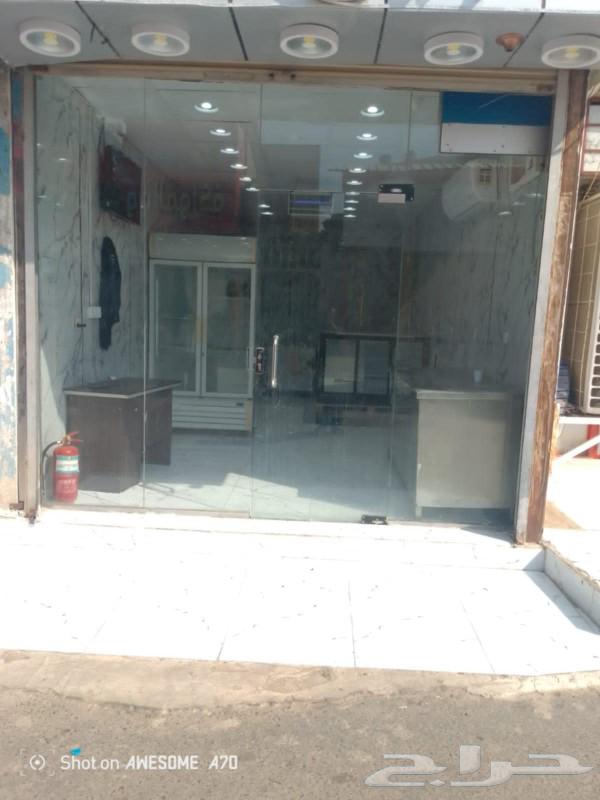 A full restaurant, the place is Jizan63255034747138113