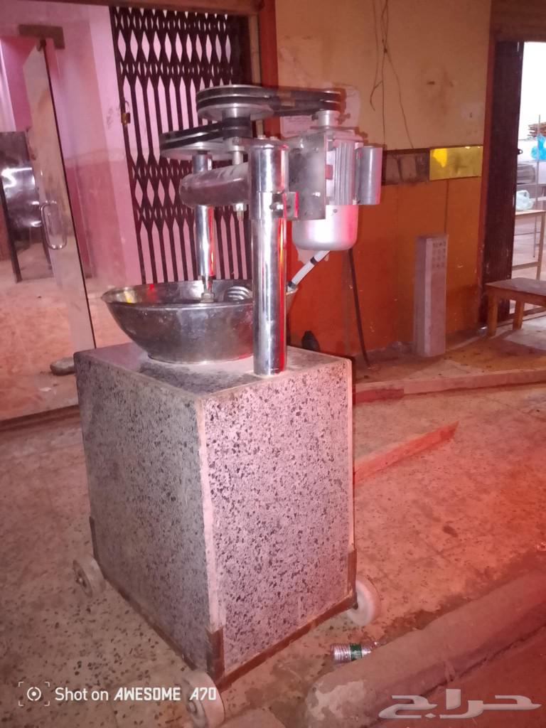 A full restaurant, the place is Jizan63255034747138111