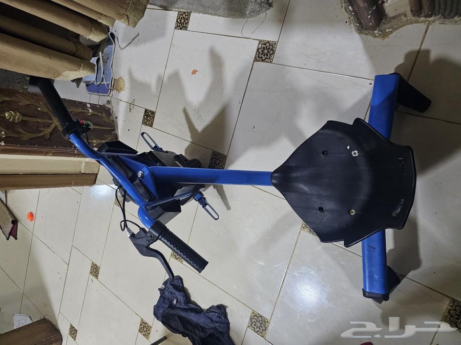 Electric scooter powered by battery63169190490882113