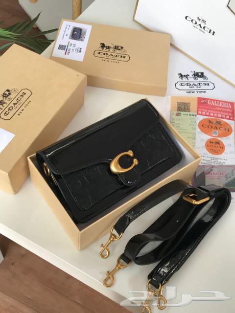 Kooch offers high-quality accessories, including boxes, shopping bags, cards, and certificates.63169664345219111