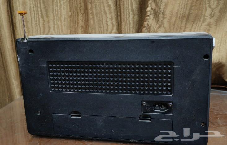 An old Philips radio63170158224898111