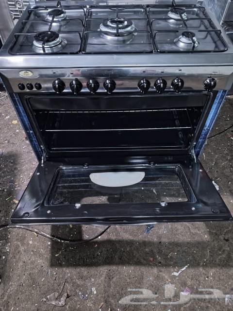 Gas ovens in excellent condition with no defects, comes with one-month warranty63170127572739114